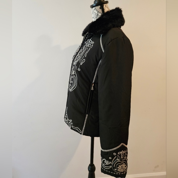 Regent Park embroidered jacket removable fur small - Picture 3 of 9
